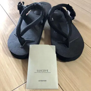 SUICOKE 블랙 샌들 미사용