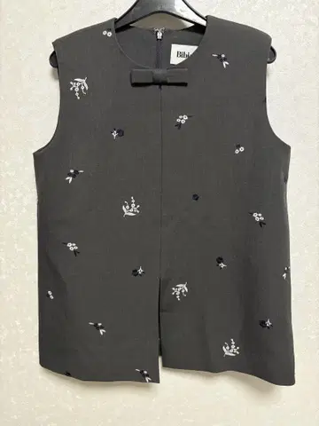 비비 bibiy B. GARDEN TOP 가든 탑
