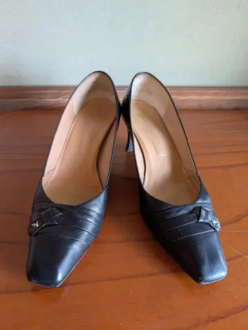 TRUSSARDI 블랙 하이힐 24.5cm