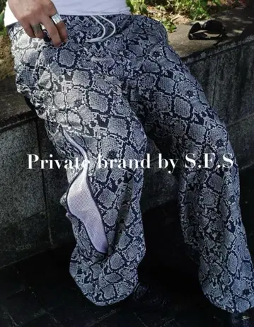 뱀 무늬 니론 오픈 헤 팬츠 sfs