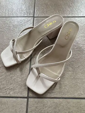 Chico 크로스 스트랩 플립플랍 화이트