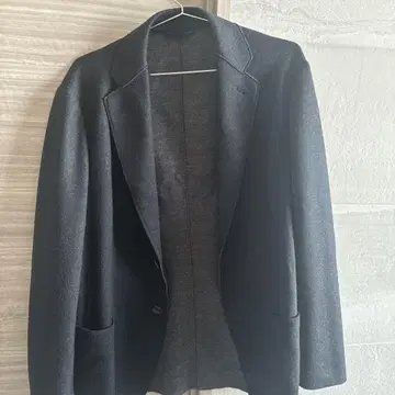 Giorgio Armani 다크 그레이 테일러드 자켓 (사이즈 46)