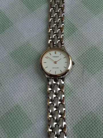 TISSOT 아날로그 손목시계 K 200