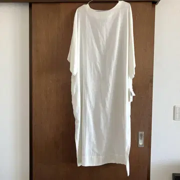 PRISTINE 택 포함 새상품 새틴 돌먼 원피스