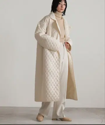 스텐 칼라 퀼팅 롱 코트 아이보리
