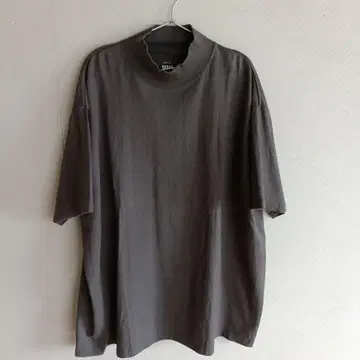 그라프페이퍼 S/S 모크 넥 티셔츠 F
