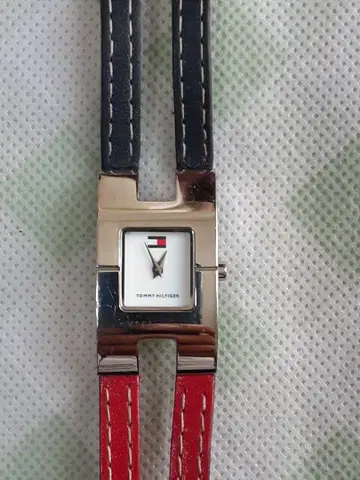 TOMMY HILFIGER 쿼츠 손목시계