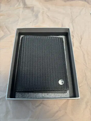 미사용 새상품 Giorgio Armani 아르마니 블랙 반지갑