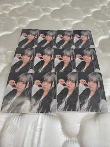 EVERGLOW 이유 트레이딩 카드 묶음 판매