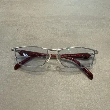 폴리스 안경