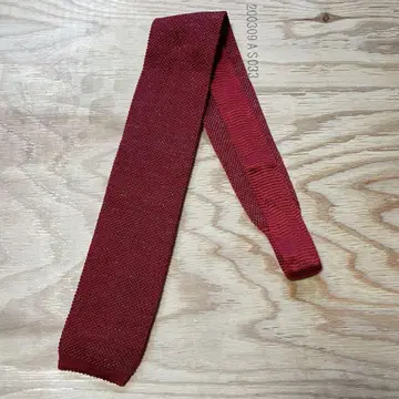 ISAIA 빨간색 니트 슬림 태국