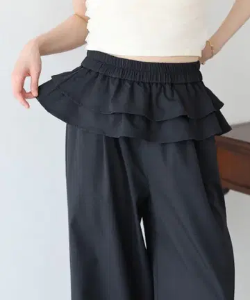 허리 티어드 프릴 팬츠