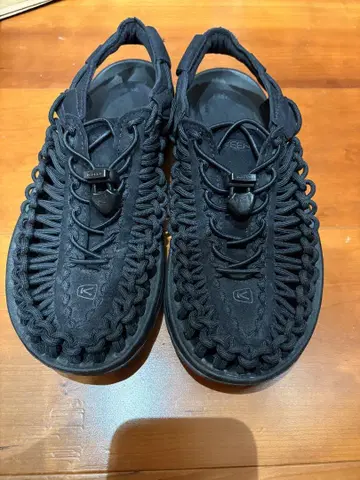 KEEN 유니크 샌들 블랙