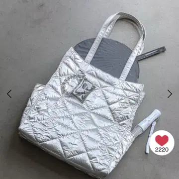 글로벌 워크 최애 퀼팅 토트 실버
