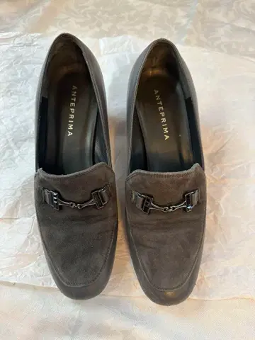 새상품급 안테프리마 그레이 스웨이드 로퍼 23cm