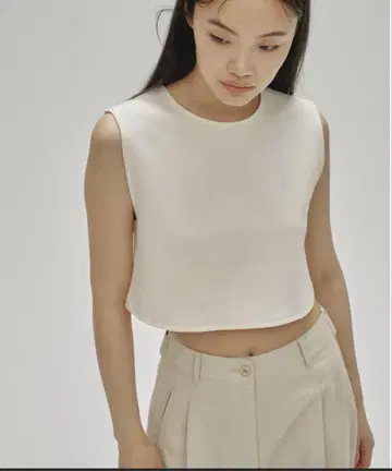 Smooth Short Tops 슬리브리스