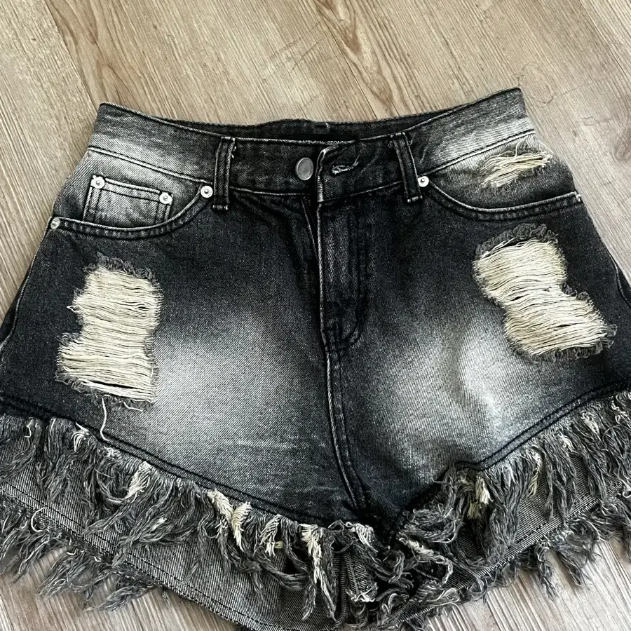 BOHEMIAN SEOUL | 보헤미안서울 Bohemian Seoul Damage Washing