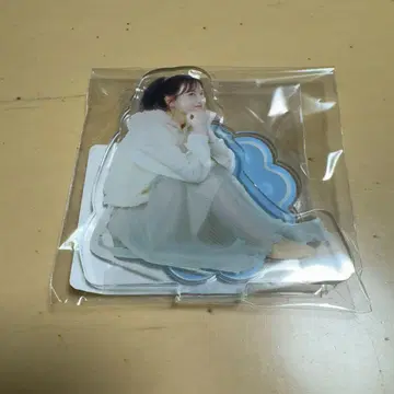 야마시타 미즈키 아크릴 스탠드 화이트