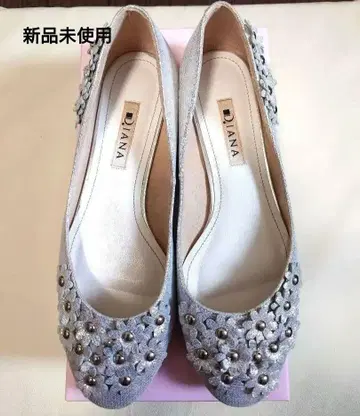 [미사용 새상품] DIANA 플랫슈즈 실버 23.5cm