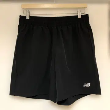 뉴발란스 숏팬츠 블랙