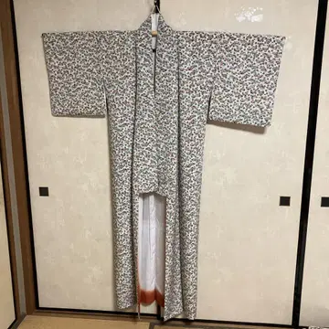 화이트 베이스 코몬 기모노 화학 섬유 칸자시 문양