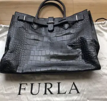 ~FURLA~ 블랙 엠보 크로커다일풍 토트백