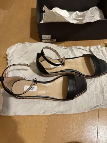 펠리코 사니 미사용 스트랩 샌들