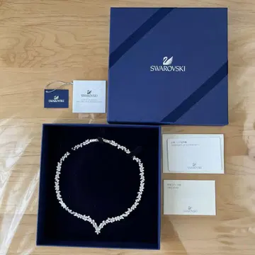 SWAROVSKI (스와로브스키)의 V 목걸이