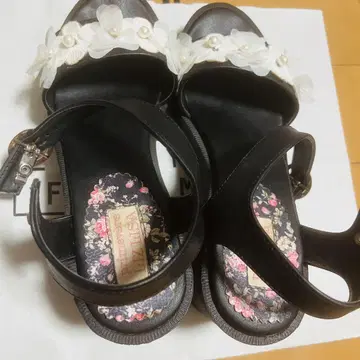 LIZ LISA 꽃무늬 스트랩 샌들