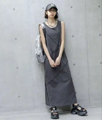 PAGEBOY 샌드 빈티지 절개 원피스 원피스