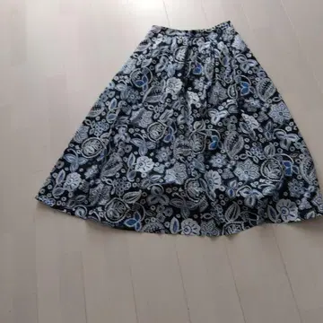 플레어 스커트 디노스