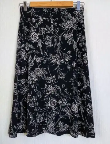 LAURA ASHLEY 플라워 프린트 스커트 사이즈 7 S 블랙