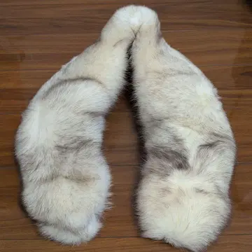 Lamandora 화이트 퍼 머플러