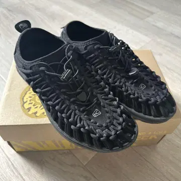 [새상품급] KEEN UNEEK 02 블랙 25cm