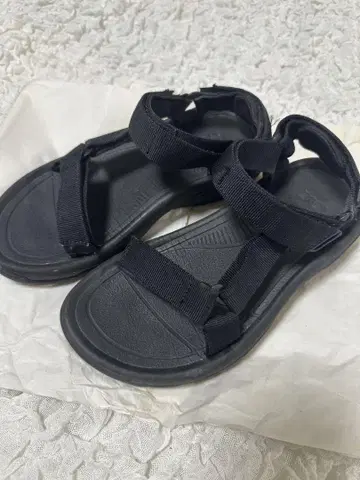 teva 테바 블랙 스포츠 샌들 23cm