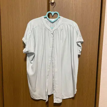 페퍼민트 그린 반팔 블라우스