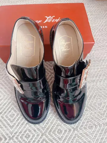 Roger Vivier 버클 로퍼