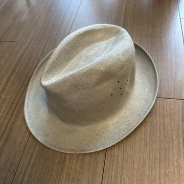 COSTUME NATIONAL 라이트 그레이 햇 M