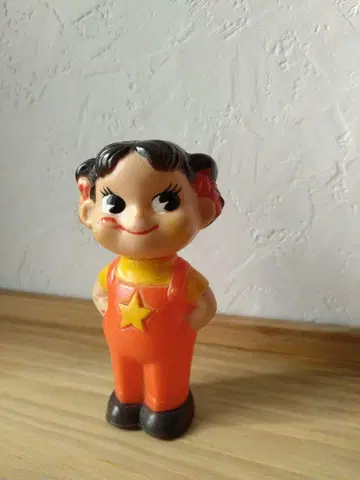 오렌지 컬러 트윈 테일 인형