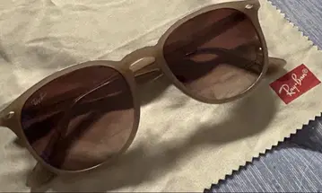 정품 RayBan 레이밴 RB4259F-6166/13