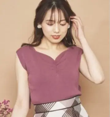노엘라 리본 슬리브리스 니트