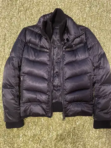 AKM 블랙 다운 자켓 사이즈 L