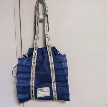 파란색 메쉬 토트백 새상품급