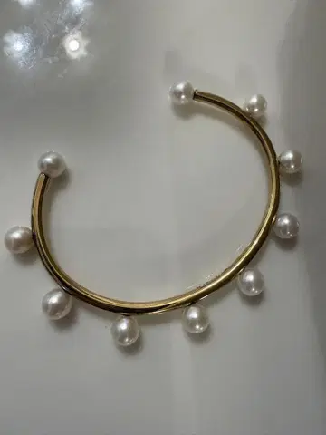 가격 인하 비쥬 M 팔찌 펄 중고 새상품급