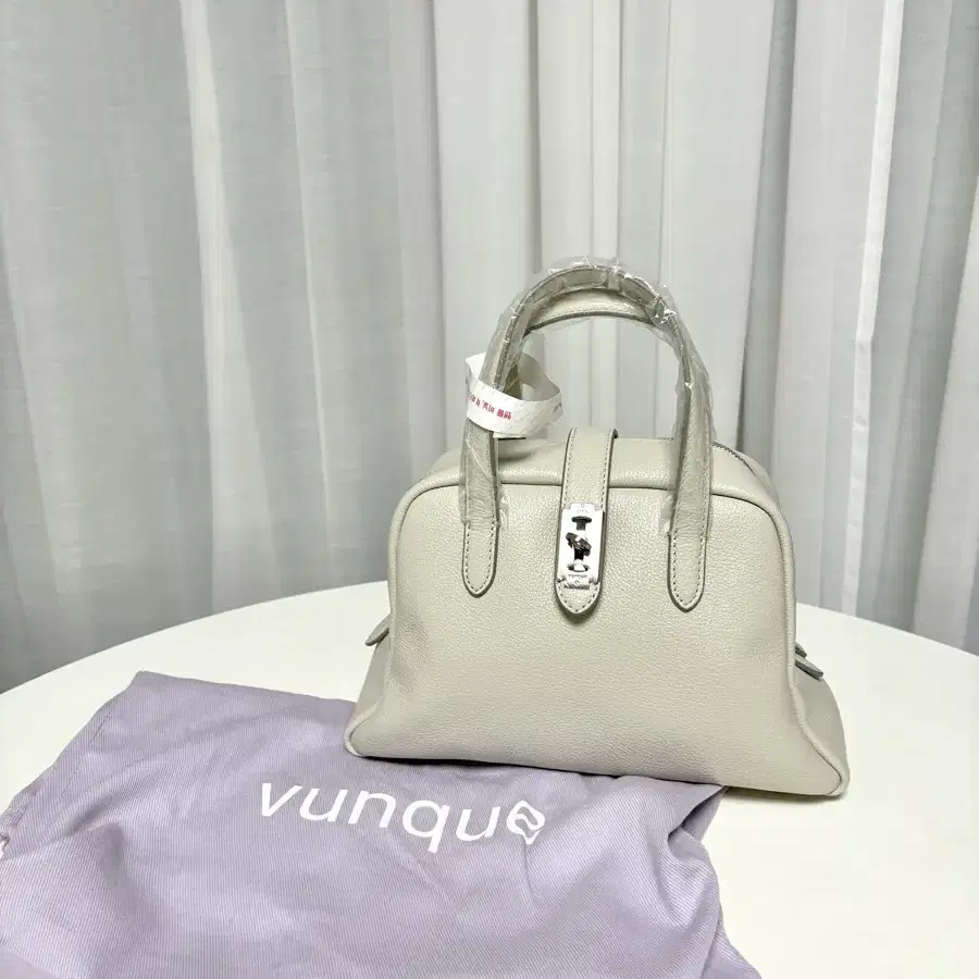VUNQUE | 분크 Vunque Baguette Bag S Light Beige [Worn Once
