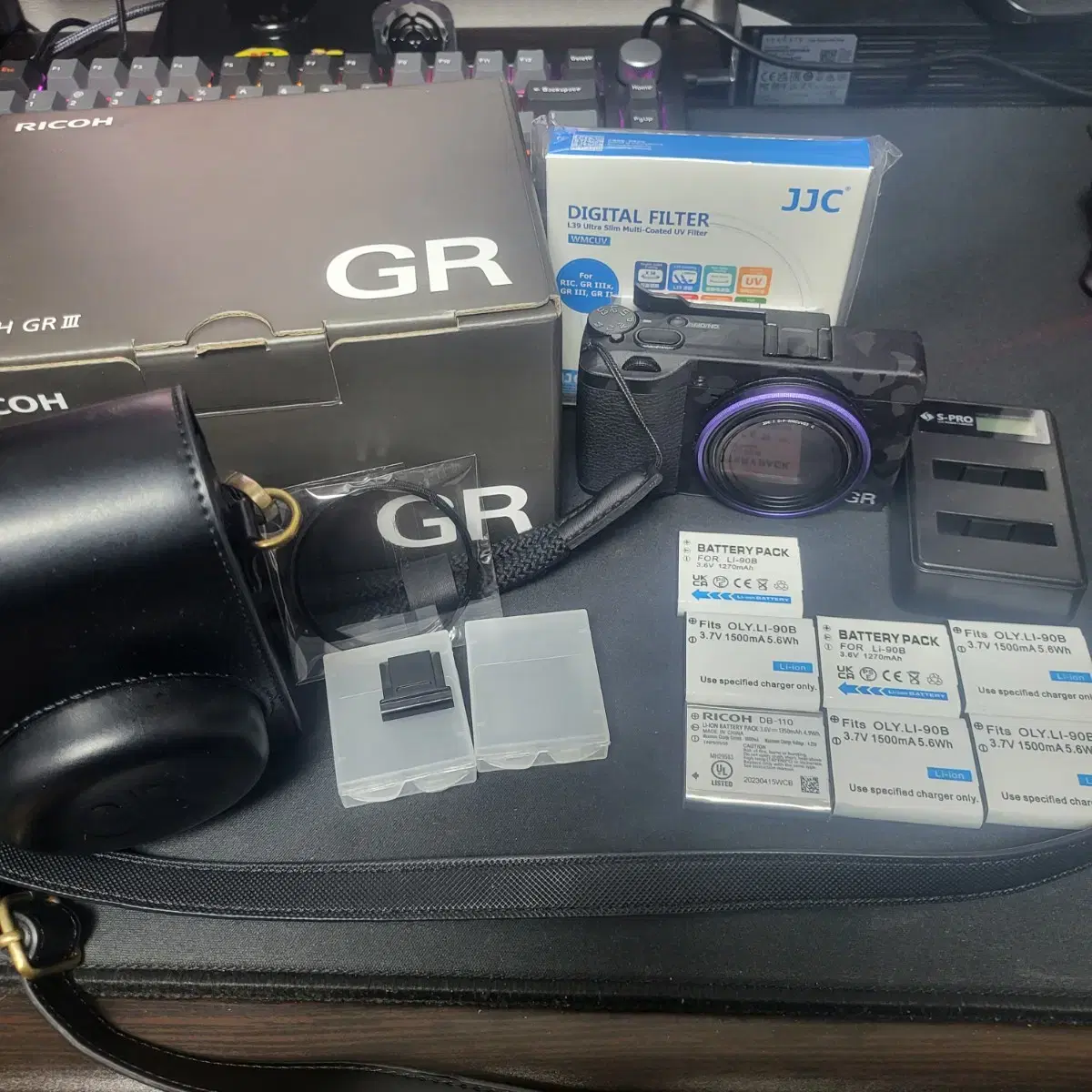 Ricoh GR3 full set compact crop mirrorless camera GR III