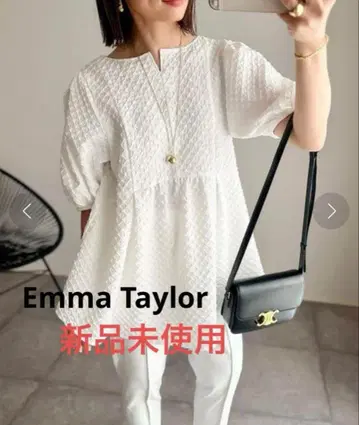 [미사용 새상품] Emma taylor 이지케어 페플럼 자카드 블라우스