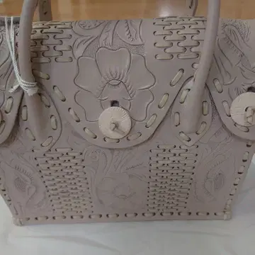 새상품 그레이스 콘티넨탈 카빙 백