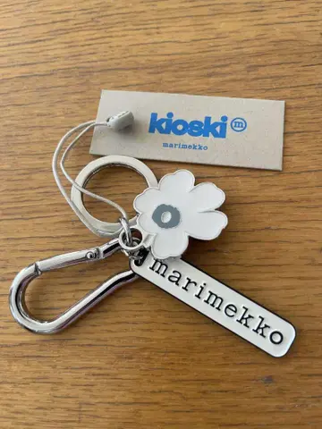 marimekko 꽃 모티브 키링