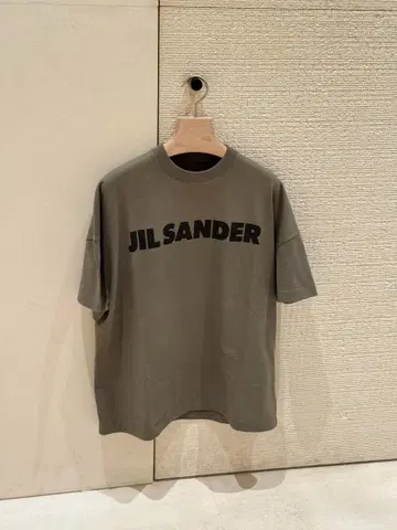 미사용 새상품 JIL SANDER 카키 반팔 티셔츠